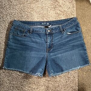 Apt. 9 Women's Classic Blue Jean Shorts